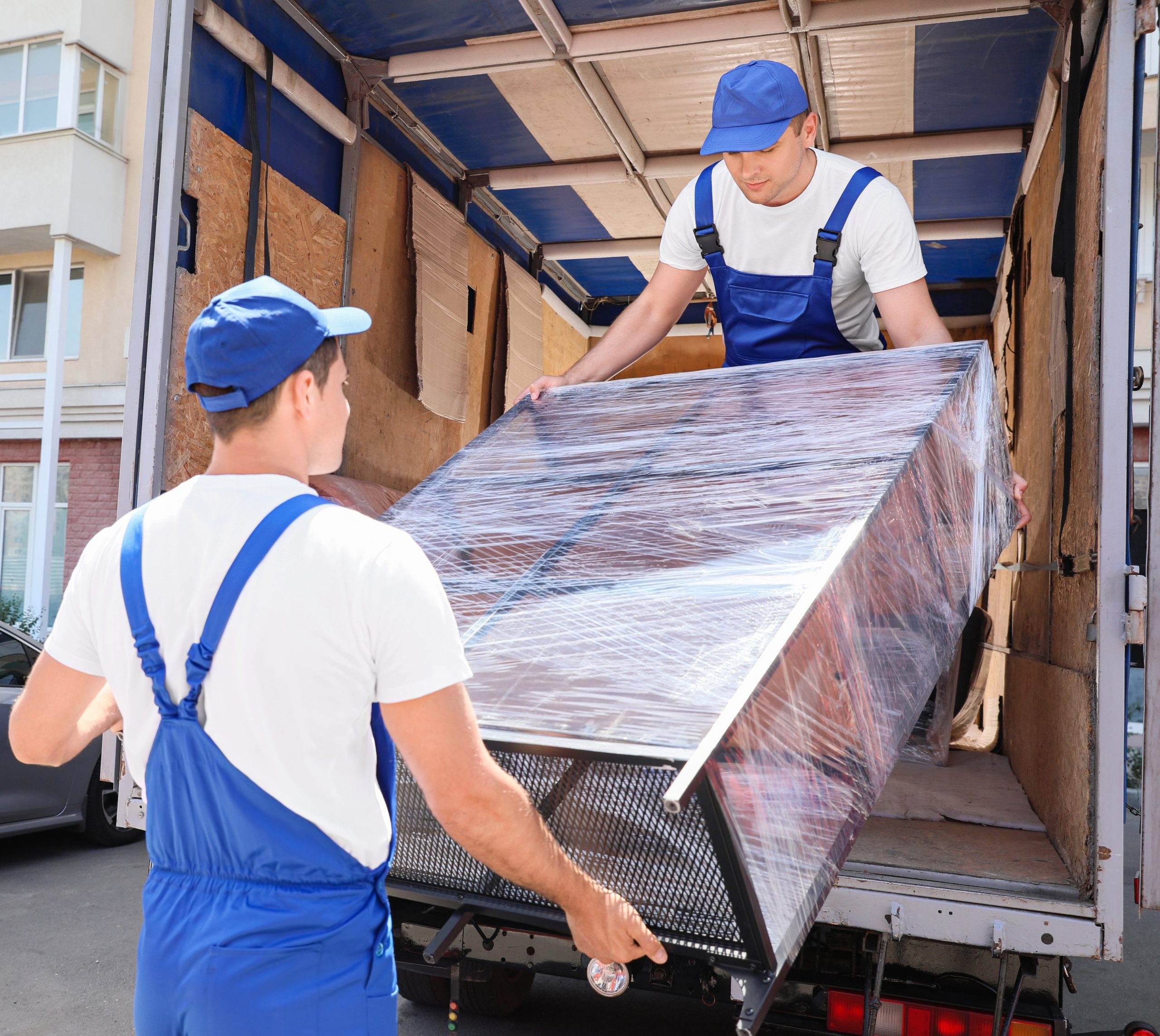 liquidating used office furniture 